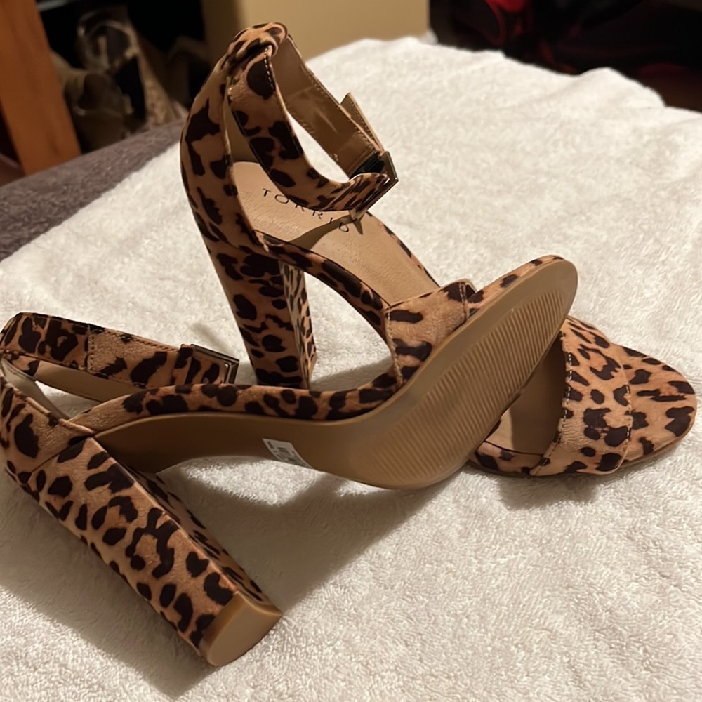 Torrid  high Heeled Pumps Leopard Print , super cute almost new wear like twice
